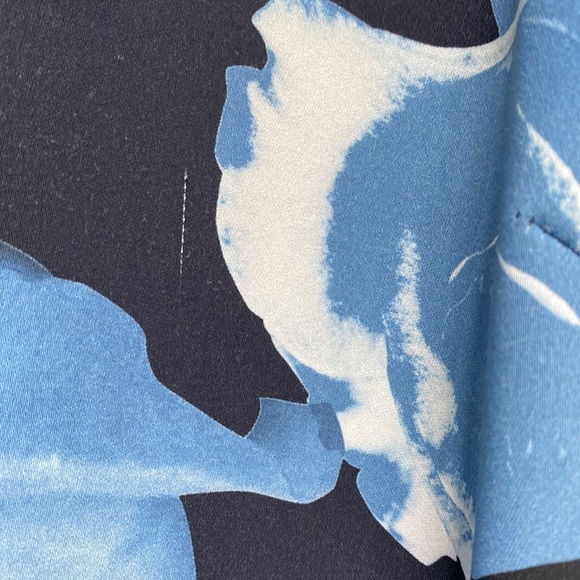 - Aritzia Babaton Navy/Light Blue Floral Long Sleeve Blouse Size L - Picture 8 of 9